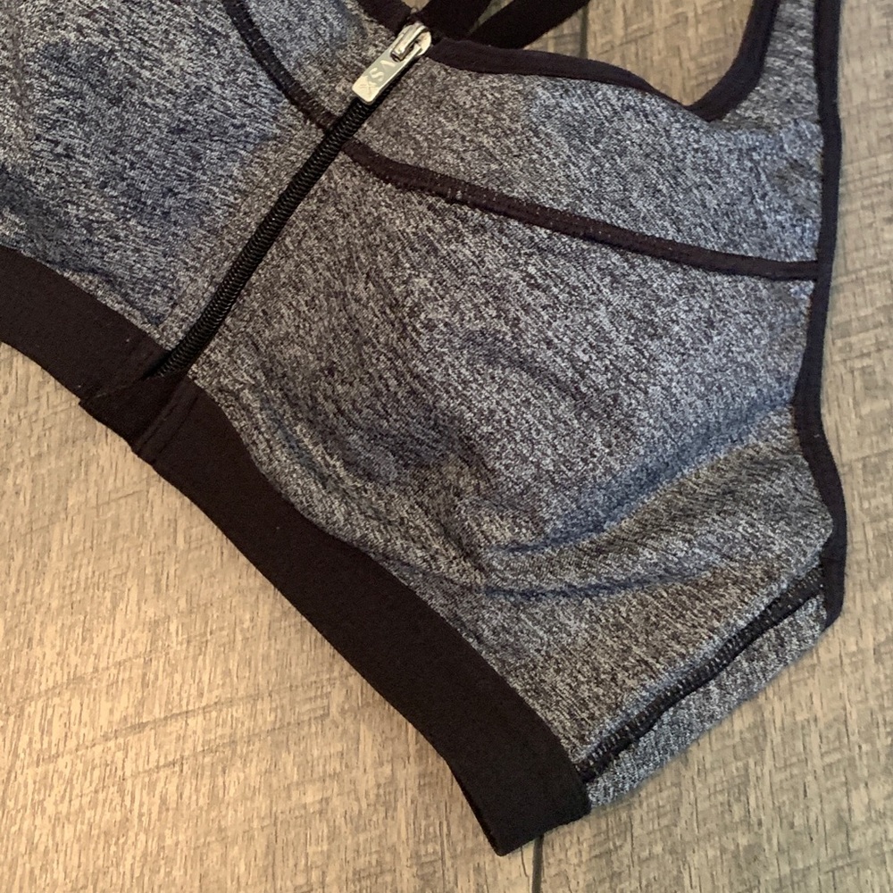 Victoria’s Secret Sports Bra - Picture 2 of 4